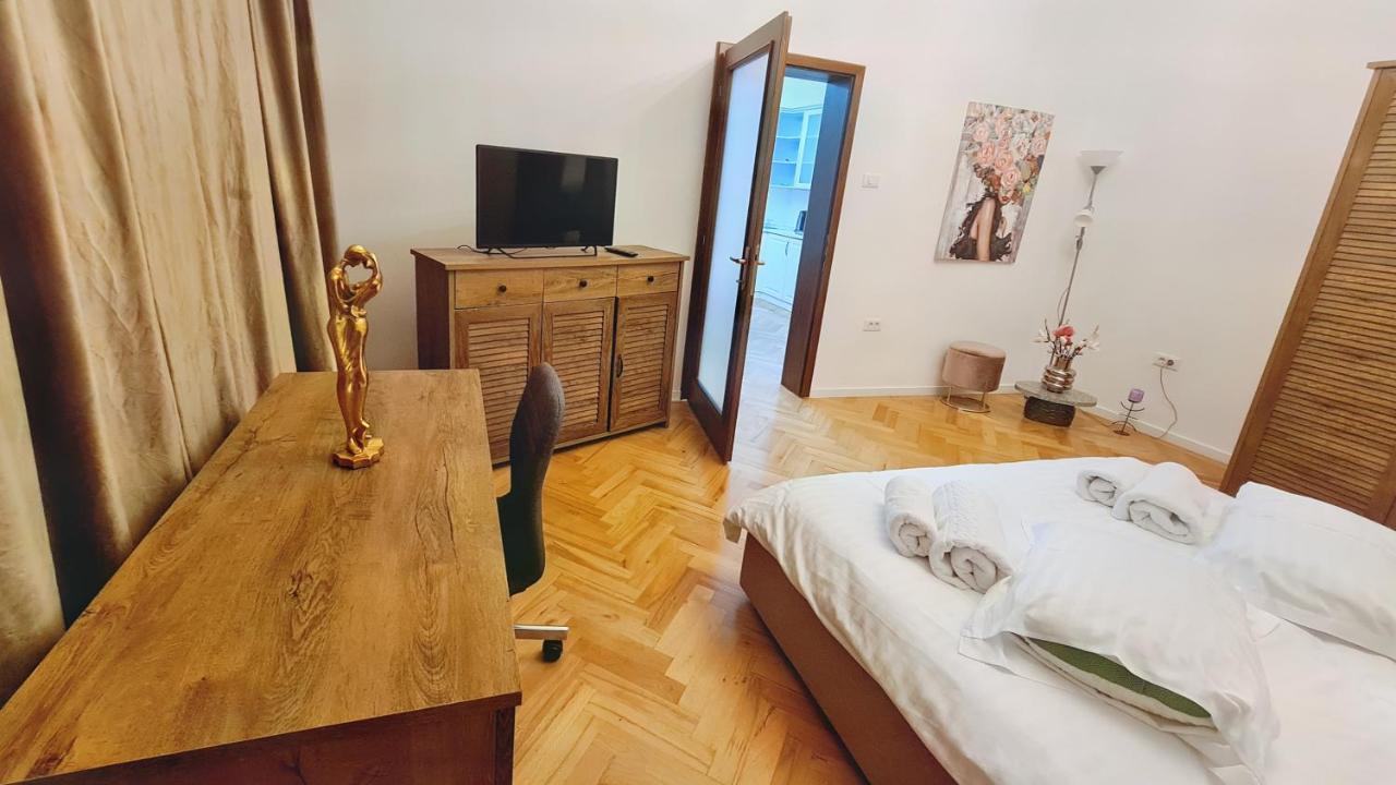 Spacious 5* Luxury In Historic Center Free Parking Cluj-Napoca Eksteriør billede