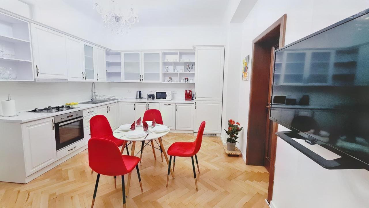 Spacious 5* Luxury In Historic Center Free Parking Cluj-Napoca Eksteriør billede